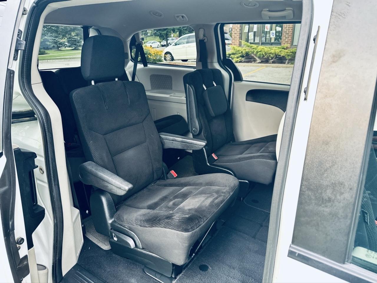 2017 Dodge Grand Caravan SXT PREMIUM PLUS FWD Photo