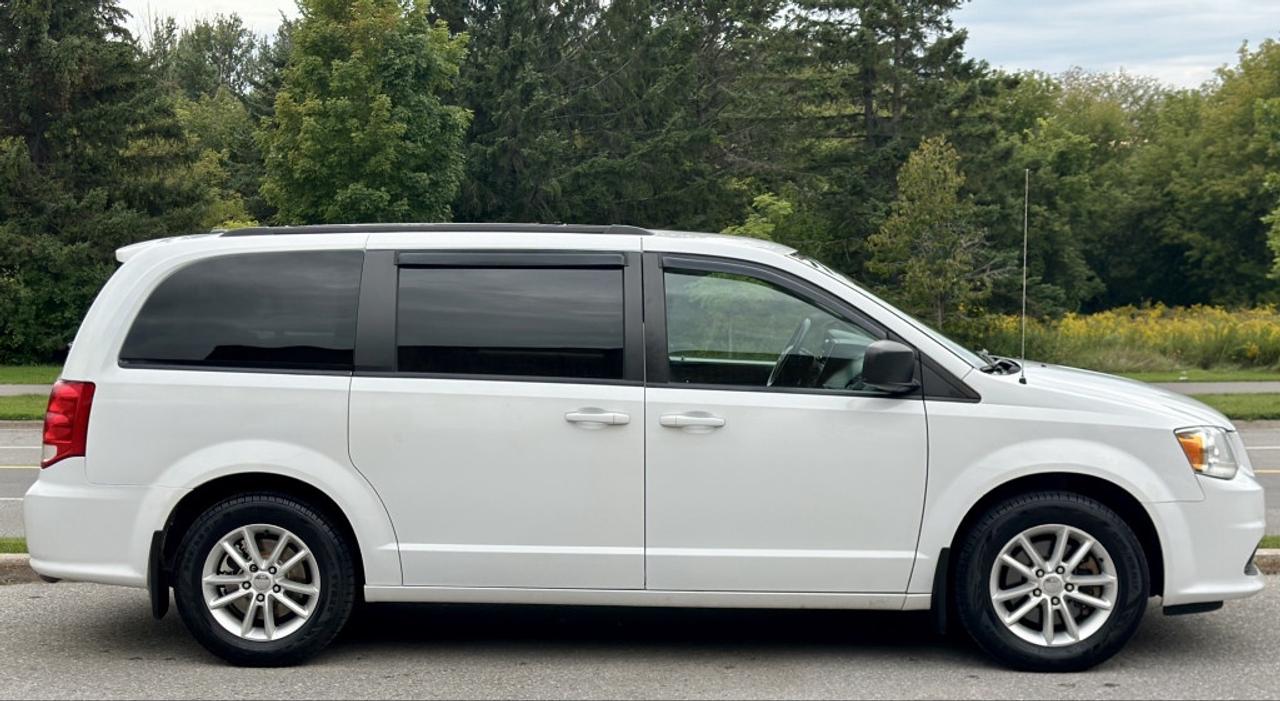 2017 Dodge Grand Caravan SXT PREMIUM PLUS FWD Photo