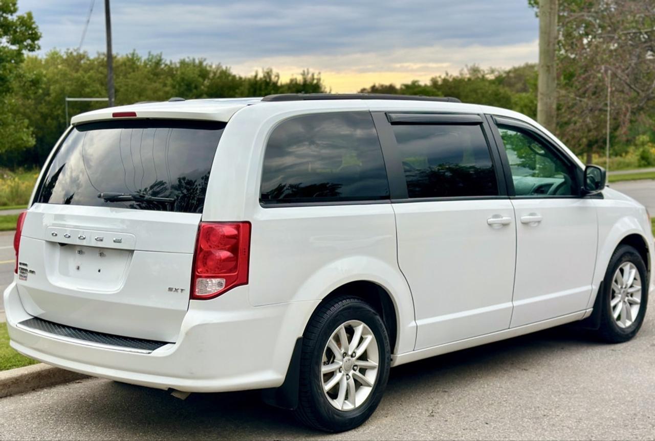 2017 Dodge Grand Caravan SXT PREMIUM PLUS FWD Photo