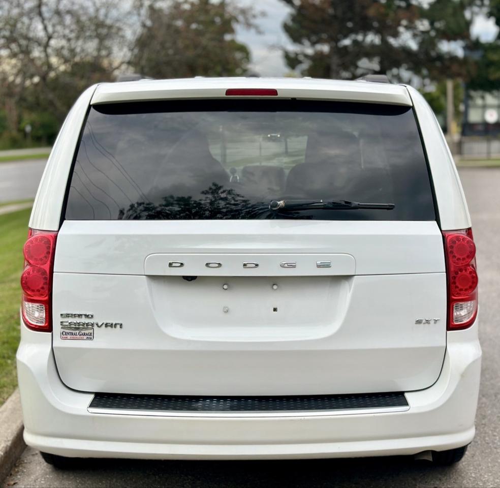 2017 Dodge Grand Caravan SXT PREMIUM PLUS FWD Photo