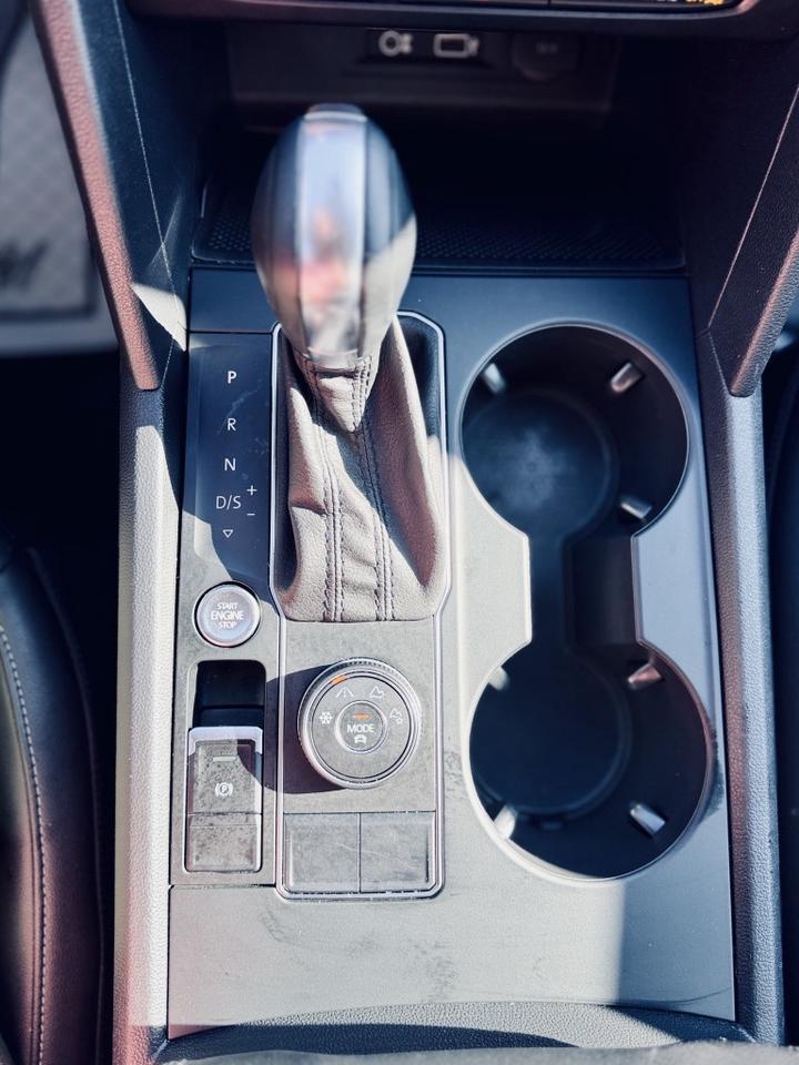 2018 Volkswagen Atlas SE 4Motion Photo