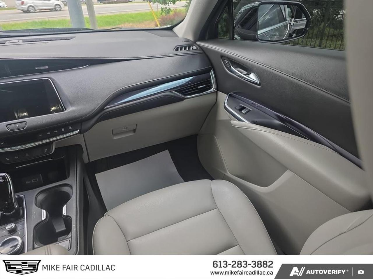 2023 Cadillac XT4 AWD 4dr Luxury Photo