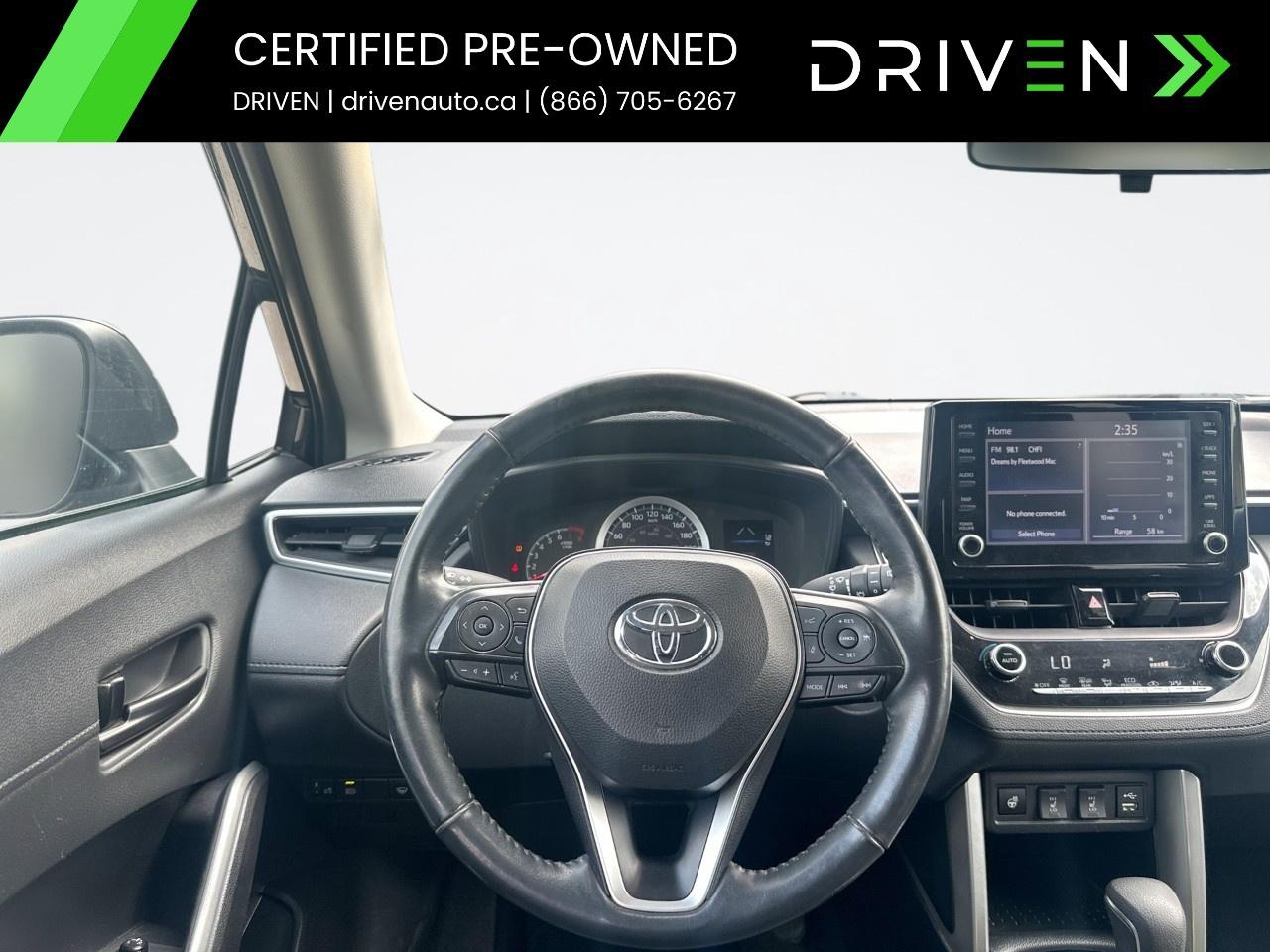 2022 Toyota Corolla Cross LE AWD Photo