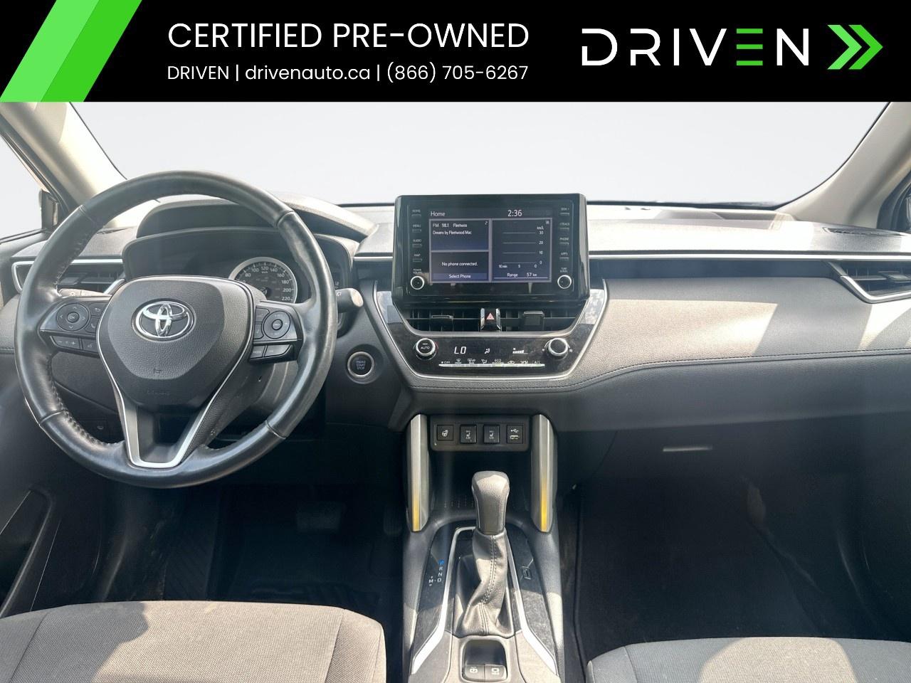 2022 Toyota Corolla Cross LE AWD Photo