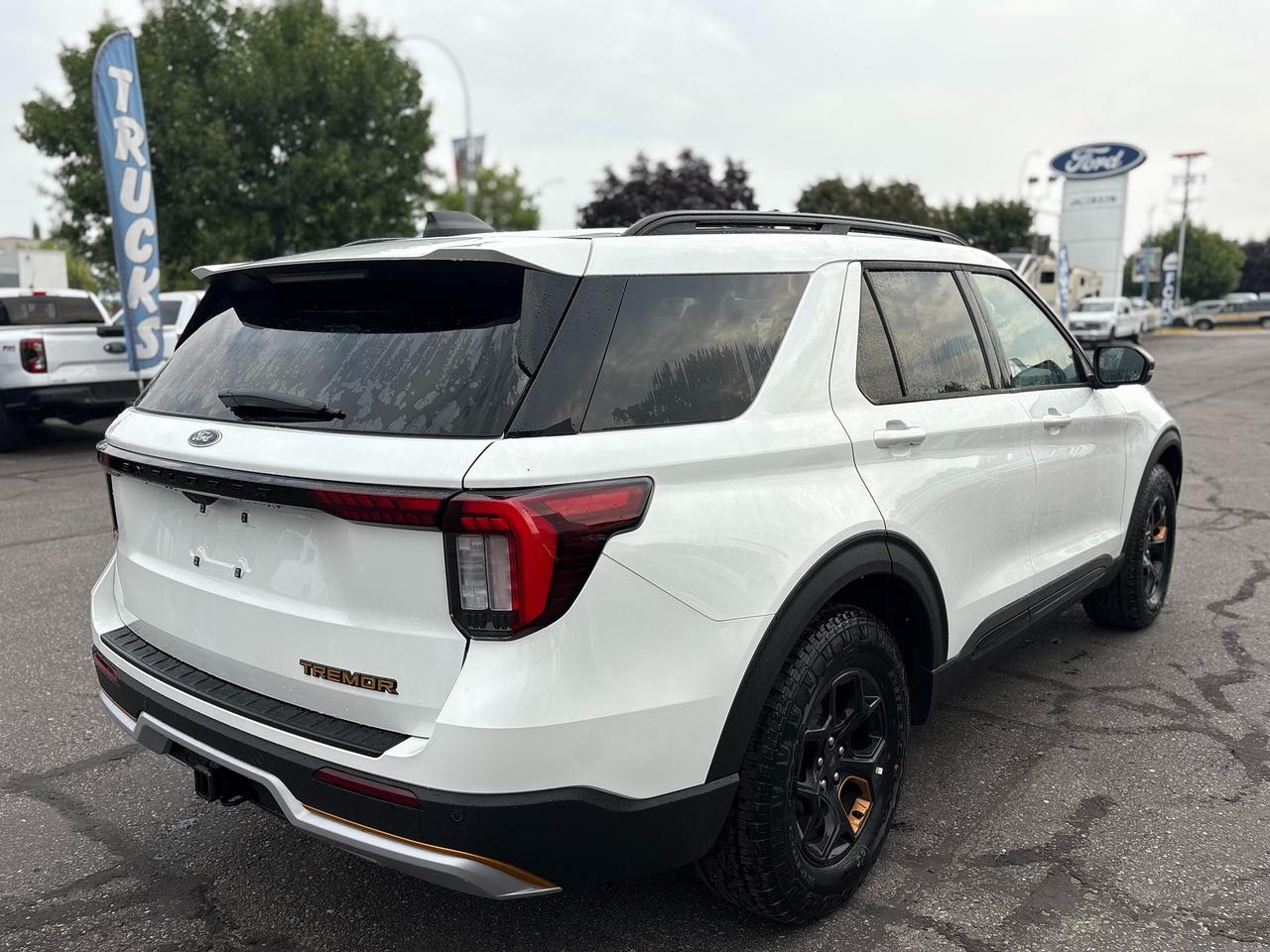 2026 Ford Explorer TREMOR Photo4