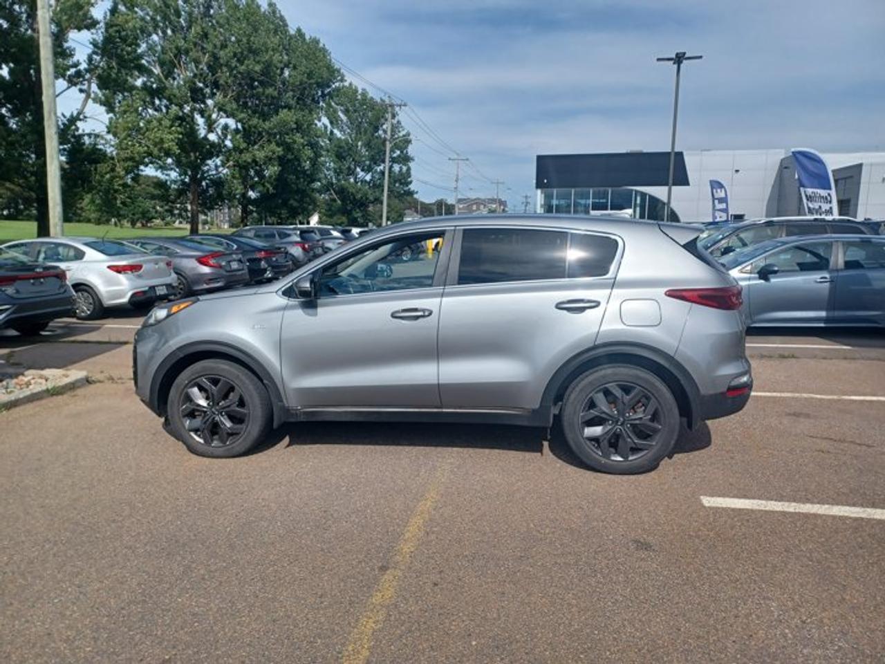 Small SUV 4WD, LX AWD, 6-Speed Automatic w/OD, Regular Unleaded I-4 2.4 L/144