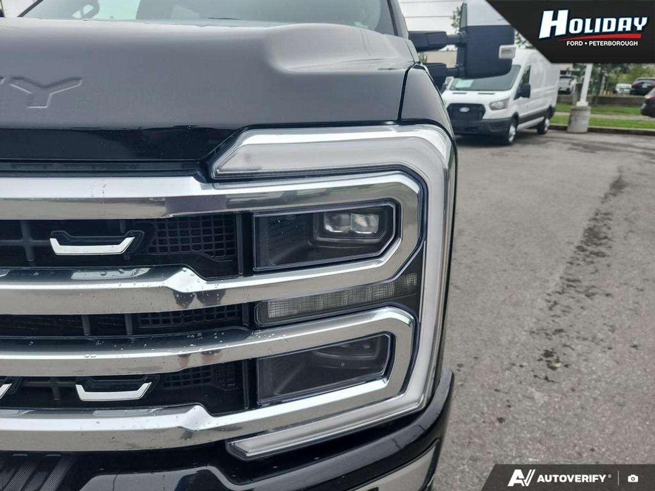 2023 Ford F-250 Super Duty SRW Platinum Photo