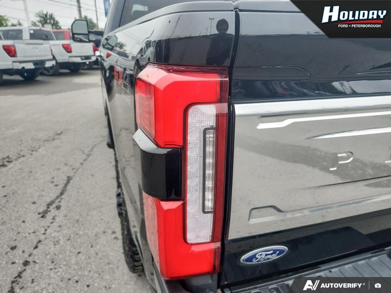 2023 Ford F-250 Super Duty SRW Platinum Photo