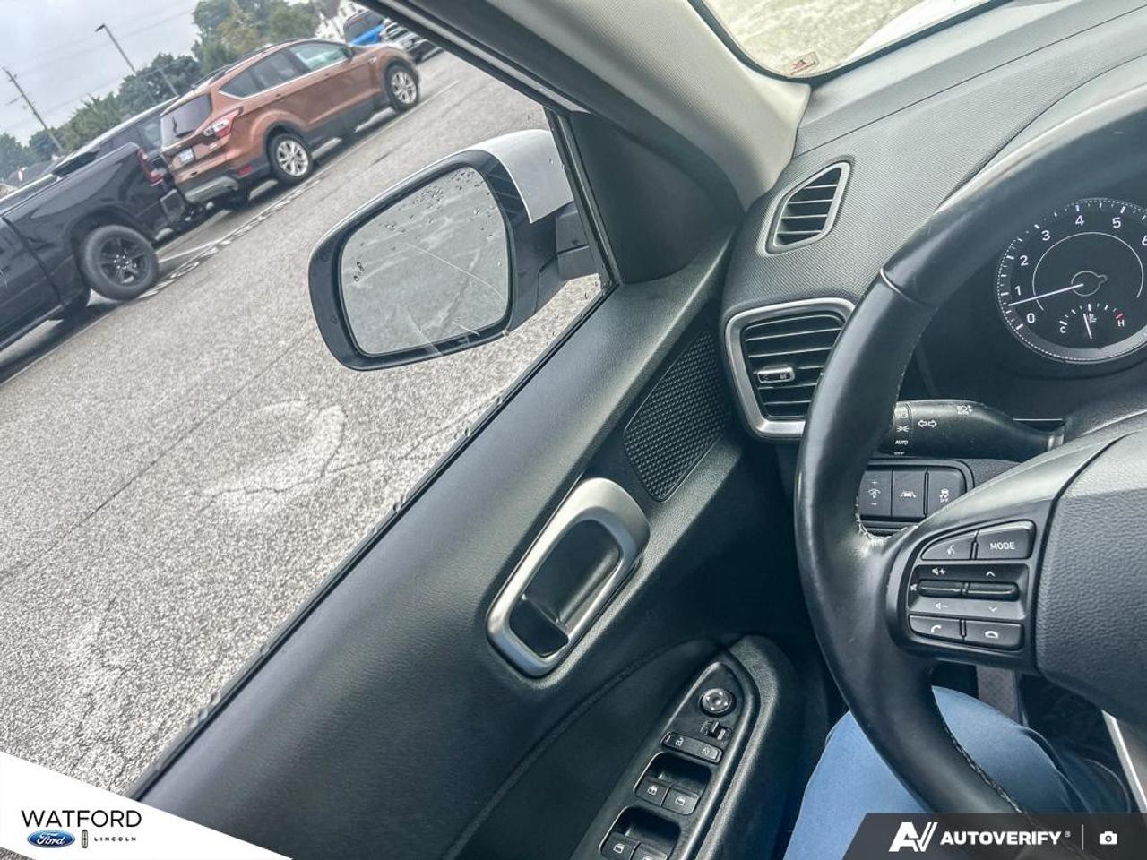 2020 Hyundai Venue Essential IVT Photo