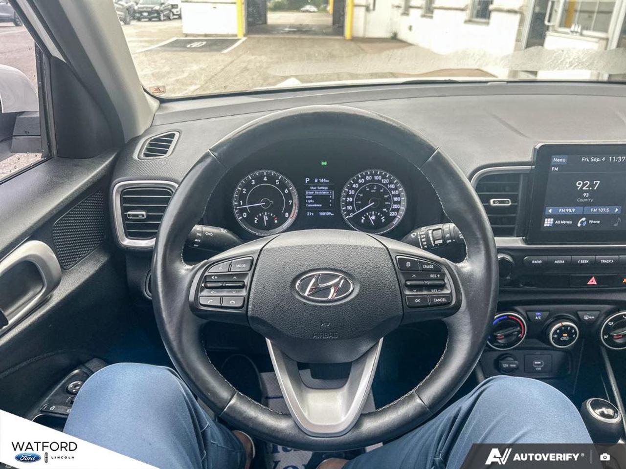 2020 Hyundai Venue Essential IVT Photo