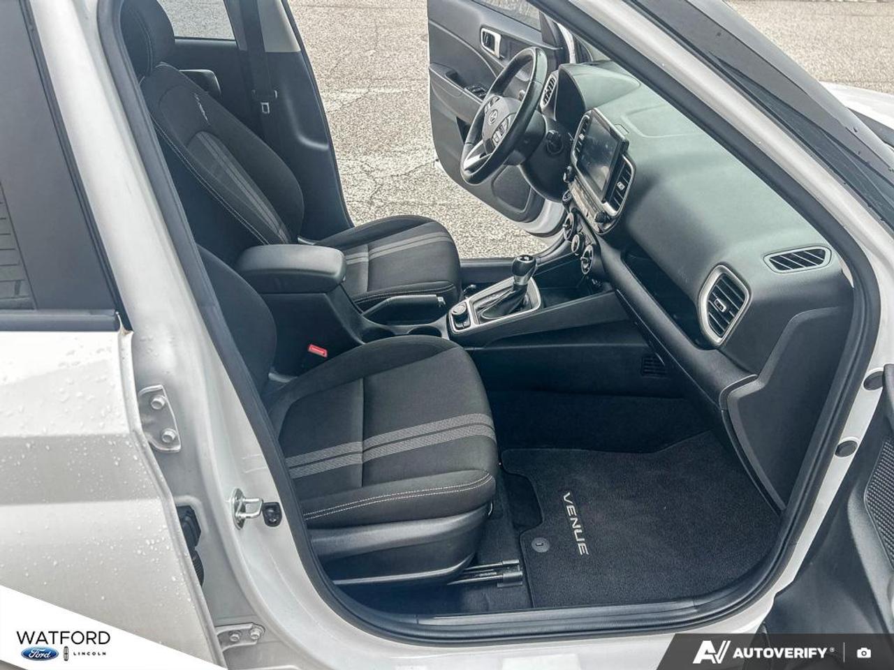 2020 Hyundai Venue Essential IVT Photo