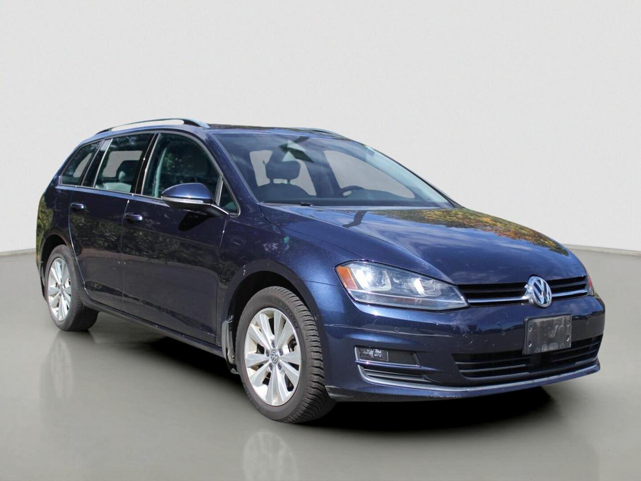 Used 2016 Volkswagen Golf 4dr Auto 1.8 TSI Trendline for sale in Courtenay, BC