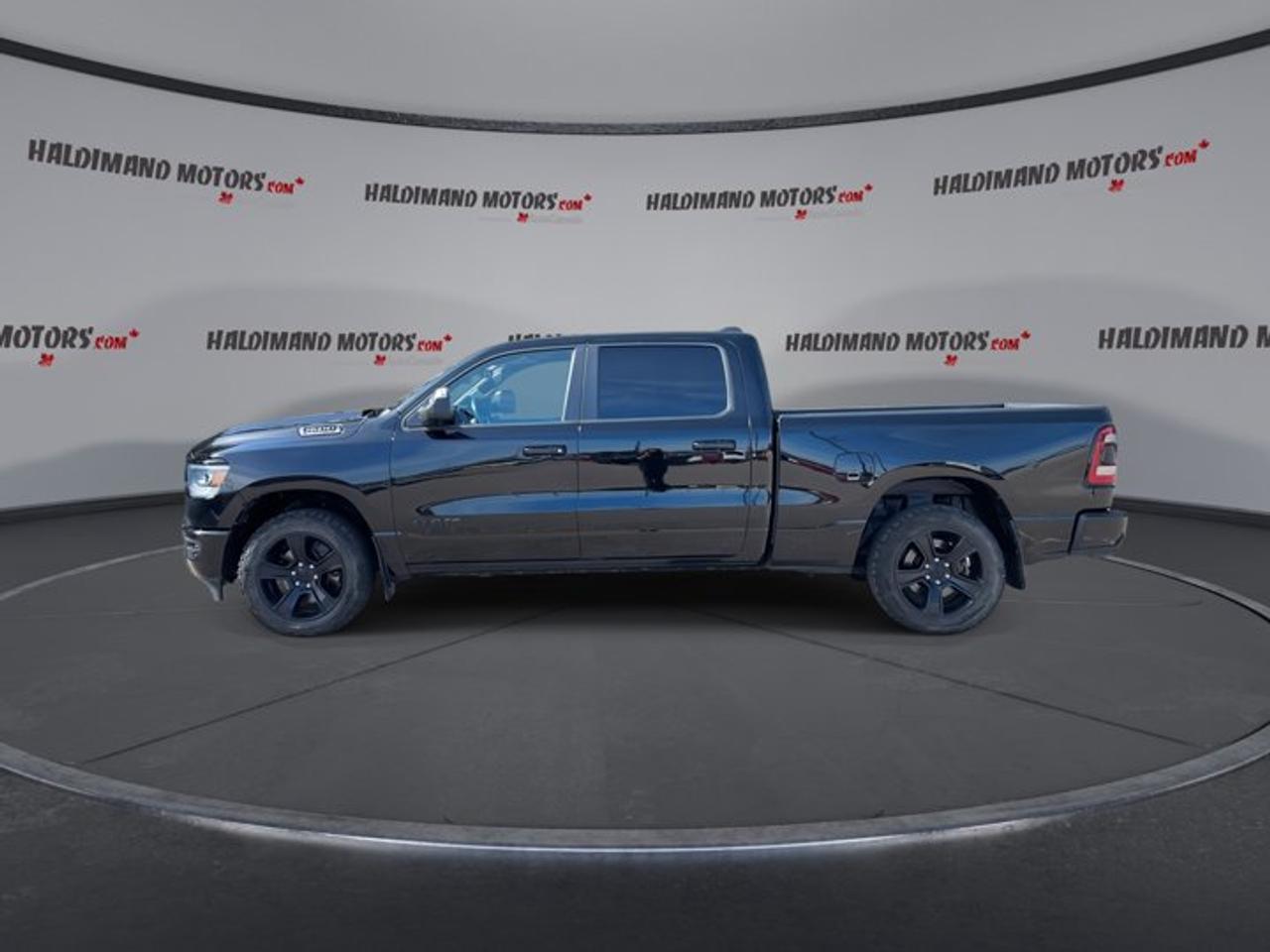 2022 RAM 1500 Sport Crew Cab 6'4 Box 4x4 | One Owner | No Accidents Photo4