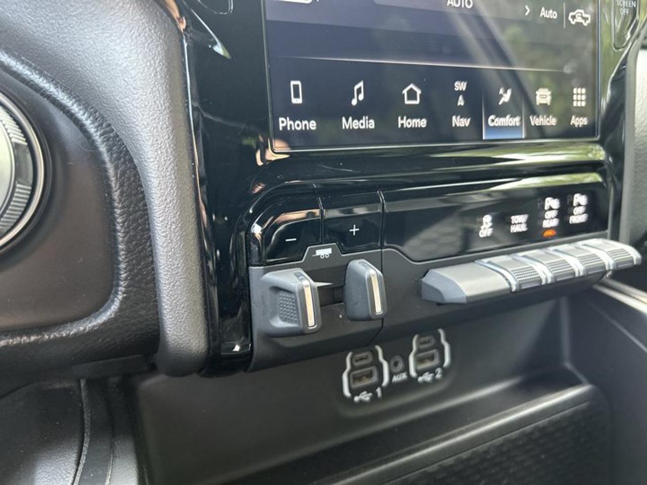 2022 RAM 1500 Sport Crew Cab 6'4 Box 4x4 | One Owner | No Accidents Photo