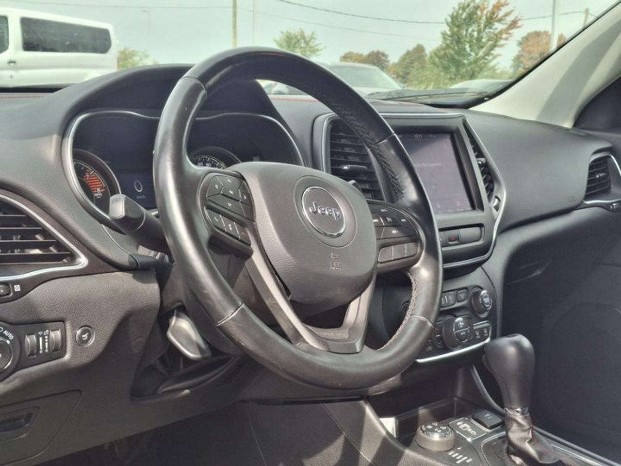 2020 Jeep Cherokee Trailhawk Elite 4x4 | V6 | Leather | Sunroof | Trailer Tow Pkg | Heated Seats + Steering | and More! Photo