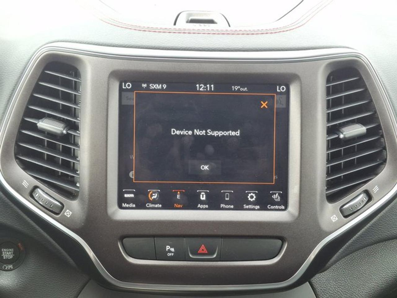 2020 Jeep Cherokee Trailhawk Elite 4x4 | V6 | Leather | Sunroof | Trailer Tow Pkg | Heated Seats + Steering | and More! Photo