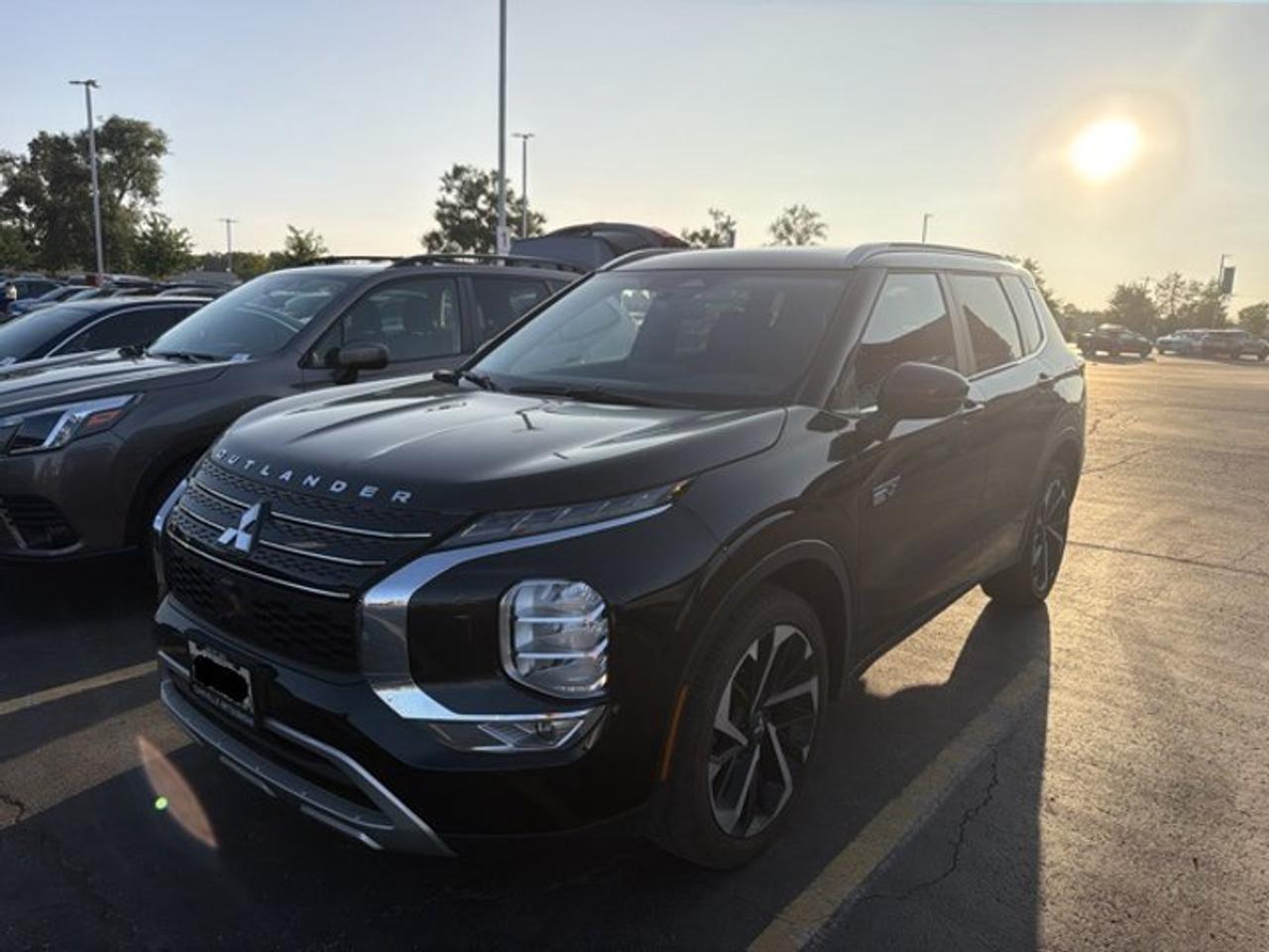 Used 2024 Mitsubishi Outlander Plug-In Hybrid SEL AWD | Leather | Sunroof | Heated Seats + Steering | Blind Spot | Adaptive Cruise | and More ! for sale in Guelph, ON