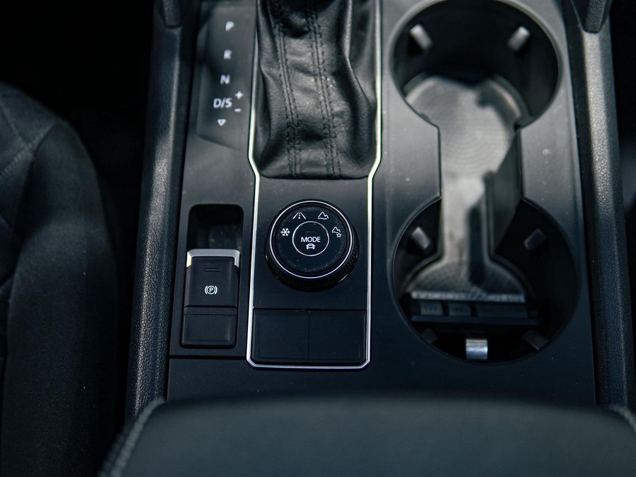 2020 Volkswagen Atlas Cross Sport TRENDLINE AWD | NO ACCIDENTS  | 1 OWNR VW SERVICED Photo