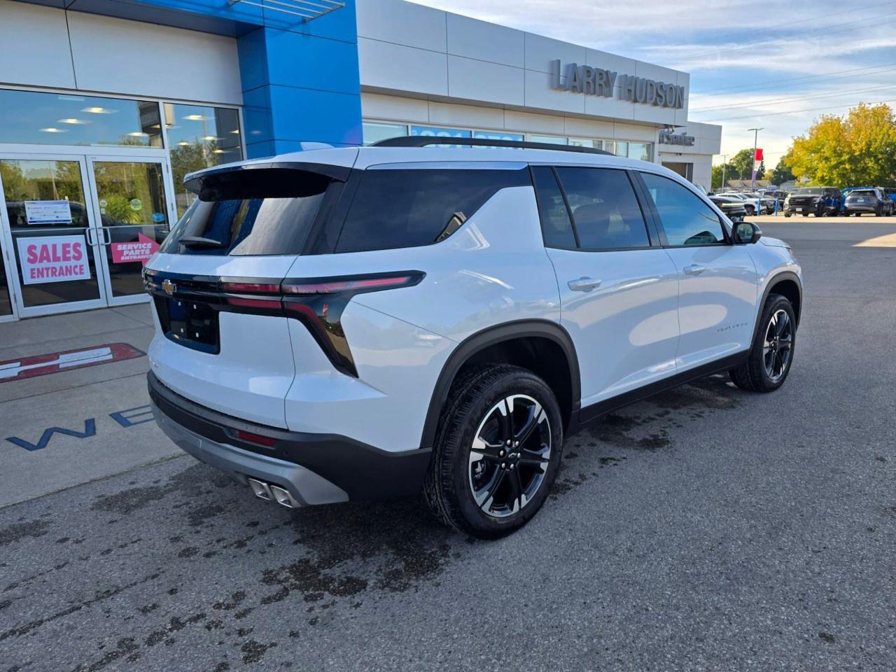 2027 Chevrolet Traverse AWD 4dr LT Photo