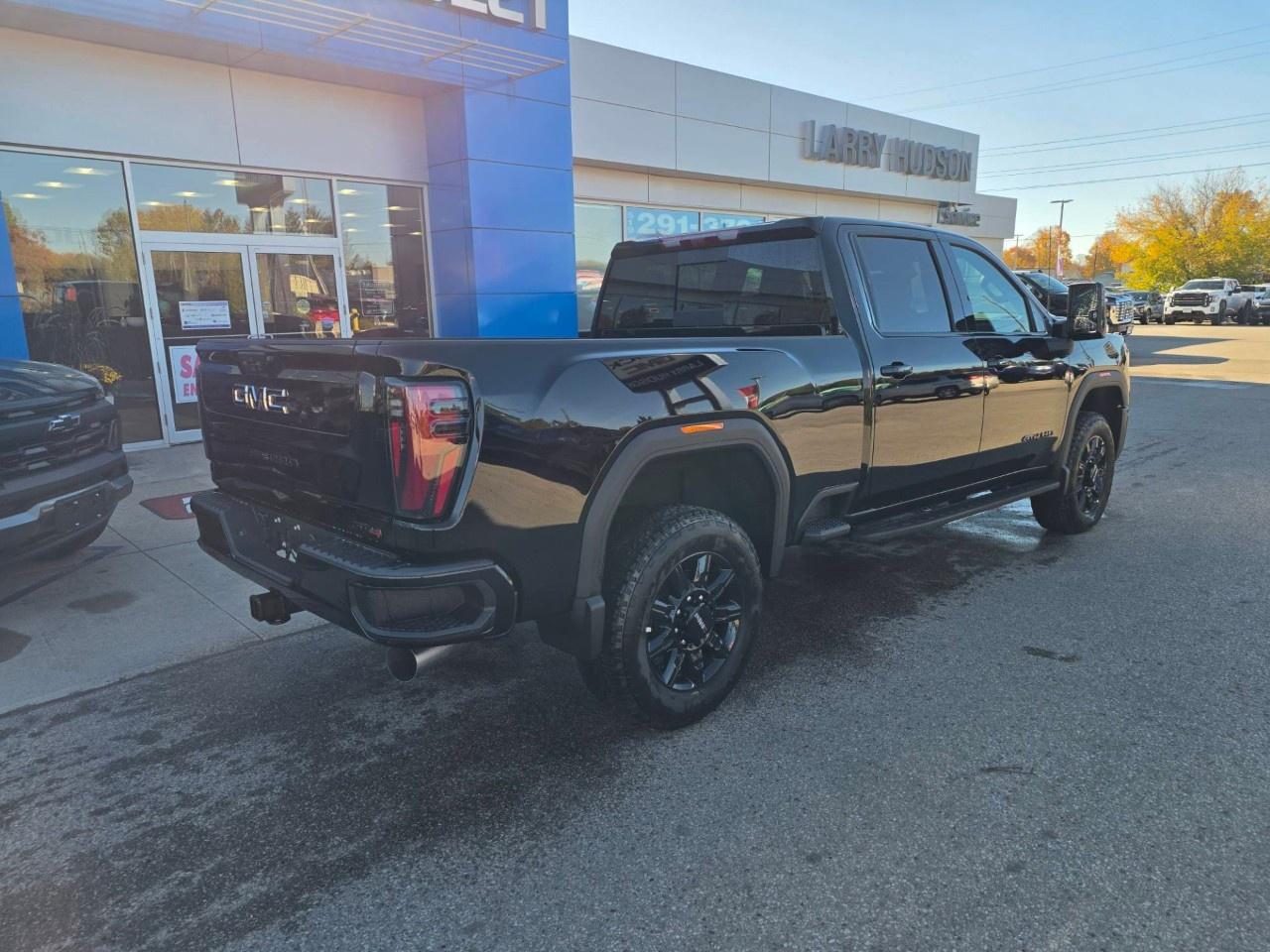 2026 GMC Sierra 3500 HD 4WD Crew Cab Standard Box AT4 Photo
