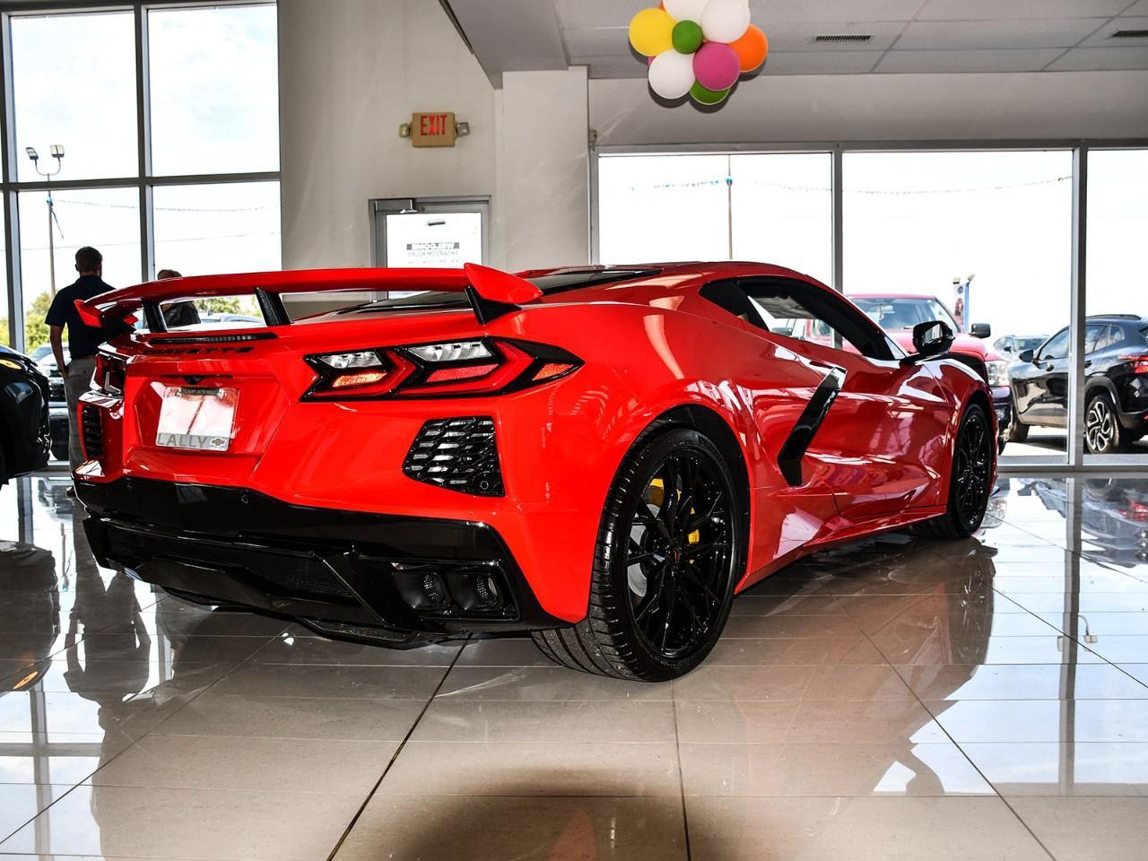 2027 Chevrolet Corvette Stingray Photo3
