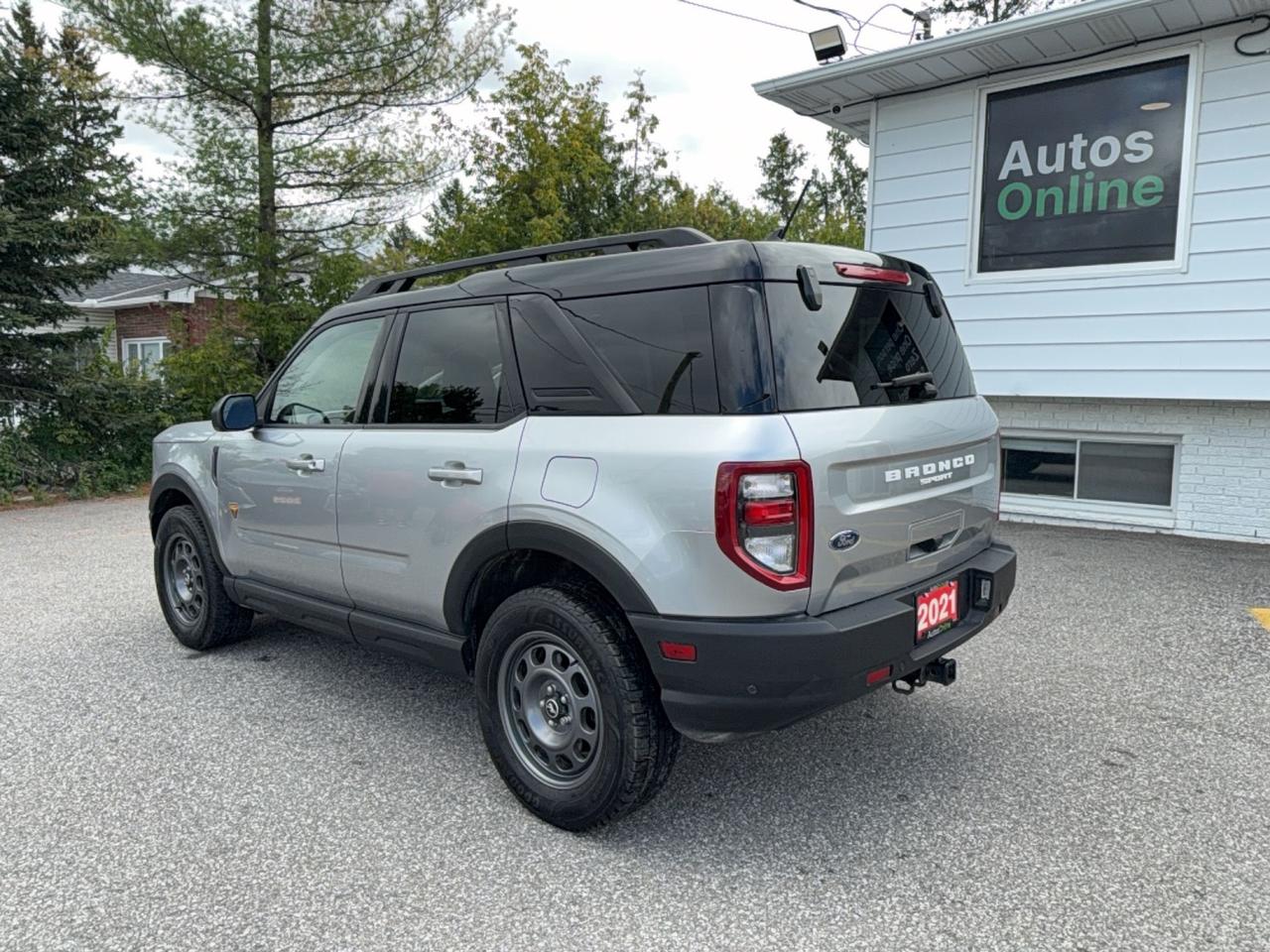 2021 Ford Bronco Sport BADLANDS-4X4-SUNROOF-2 TONE HEATED LEATHER-B/O SOUND-HITCH PKG-DRIVE ASSIST-WIRELESS CHARGE Photo2