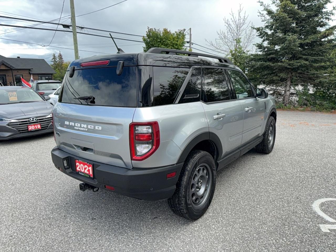 2021 Ford Bronco Sport BADLANDS-4X4-SUNROOF-2 TONE HEATED LEATHER-B/O SOUND-HITCH PKG-DRIVE ASSIST-WIRELESS CHARGE Photo4