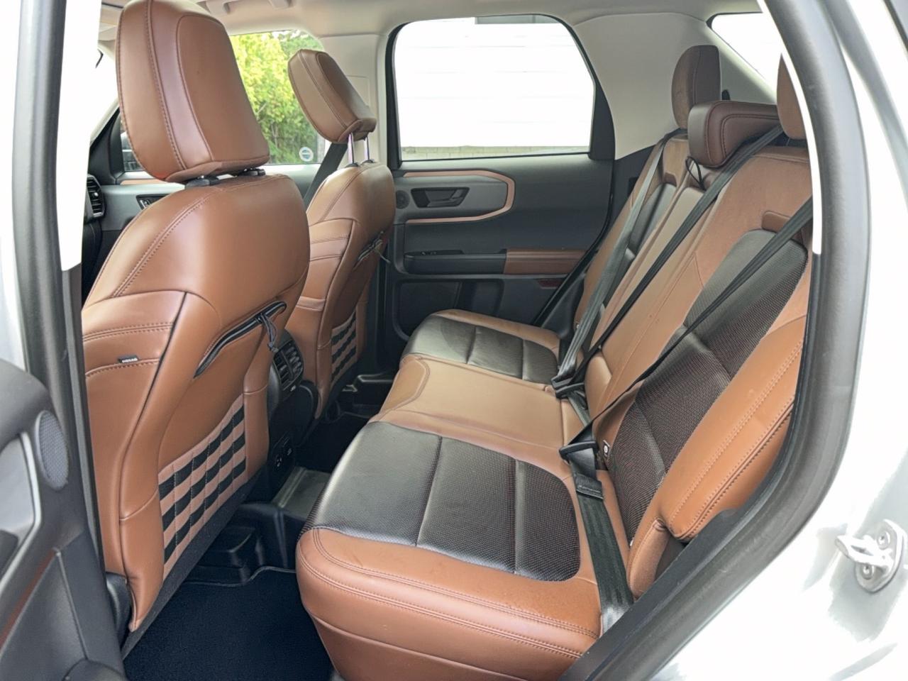 2021 Ford Bronco Sport BADLANDS-4X4-SUNROOF-2 TONE HEATED LEATHER-B/O SOUND-HITCH PKG-DRIVE ASSIST-WIRELESS CHARGE Photo