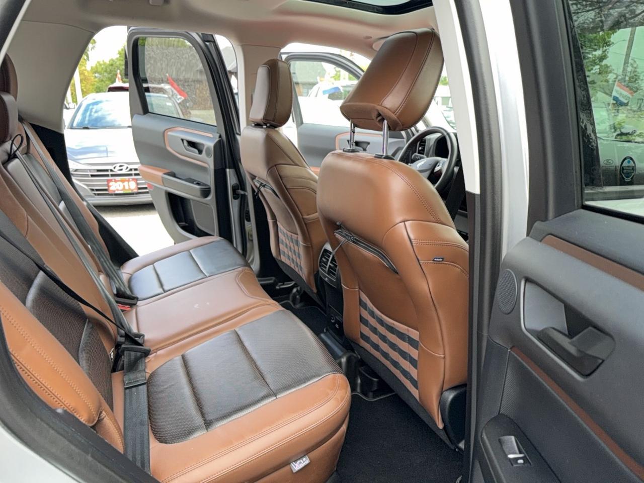 2021 Ford Bronco Sport BADLANDS-4X4-SUNROOF-2 TONE HEATED LEATHER-B/O SOUND-HITCH PKG-DRIVE ASSIST-WIRELESS CHARGE Photo