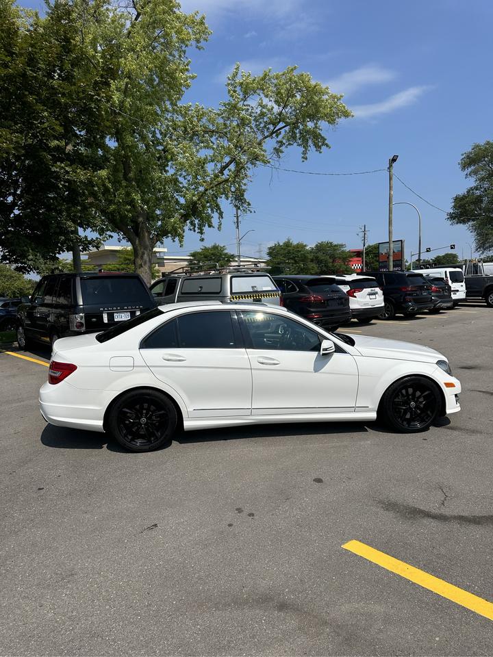 2014 Mercedes-Benz C300  Photo
