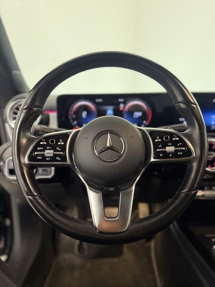 2023 Mercedes-Benz CLA-Class CLA 250 | LEATHER | PANOROOF | CARPLAY Photo