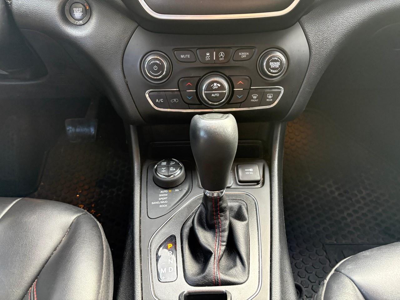 2019 Jeep Cherokee Trailhawk 4X4 Photo