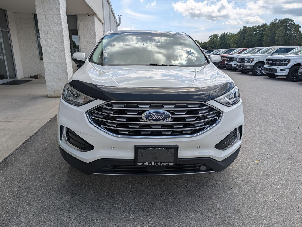 2022 Ford Edge Titanium AWD Photo1