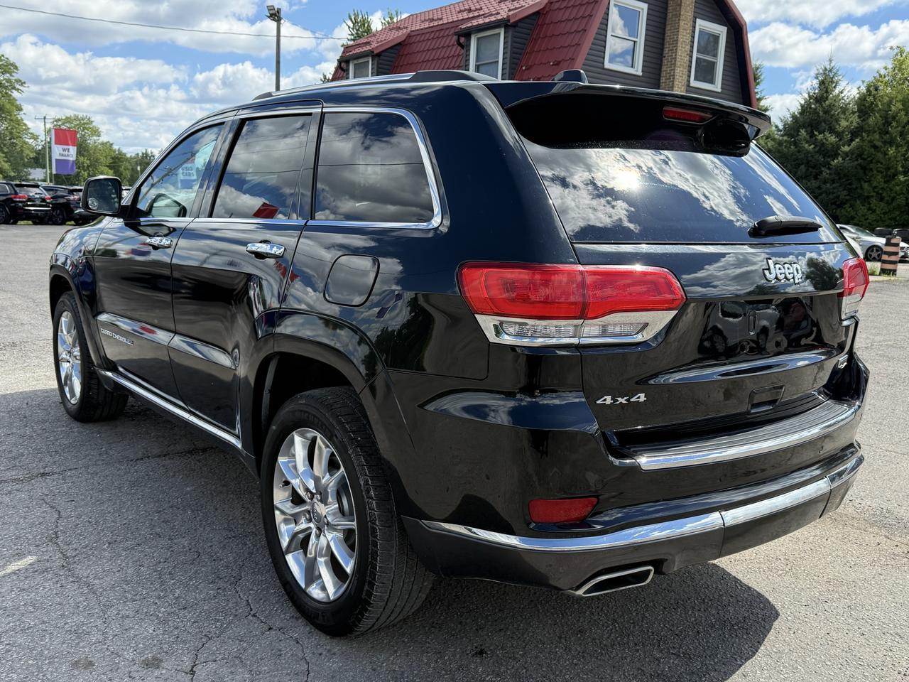 2015 Jeep Grand Cherokee 4WD 4dr Summit Photo