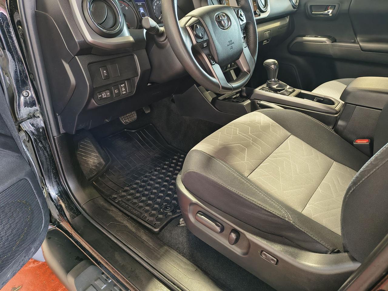 2023 Toyota Tacoma TRD Sport Photo0