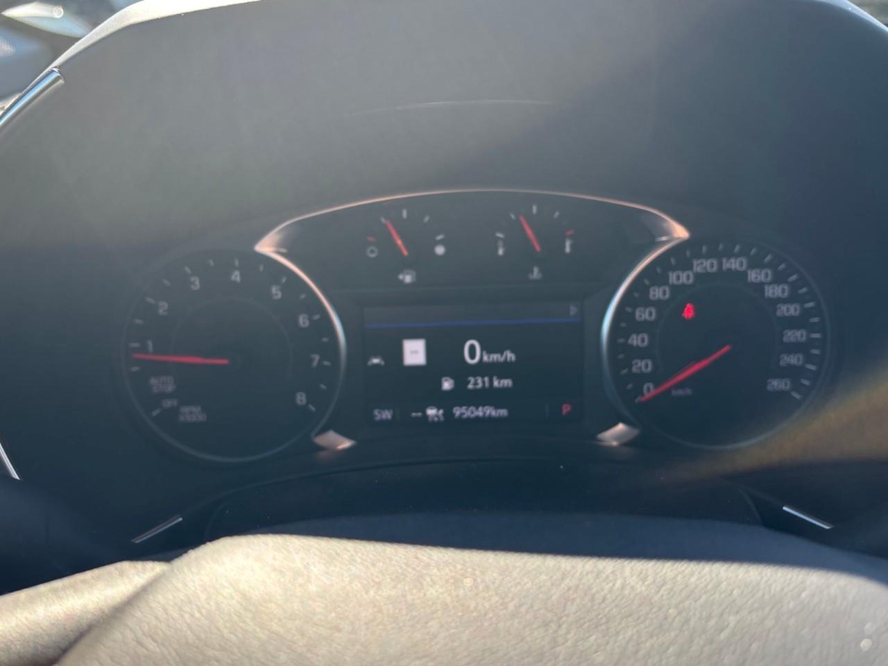 2022 Chevrolet Equinox LT Used 2022 5 Passenger AWD SUV with a Panoramic Sunroof, Adaptive Cruise Control, Power Liftgate, Heated Front Seats, Heated Steering Wheel and a 8 Diagonal Touchscreen Radio with Navigation, Apple Car Photo
