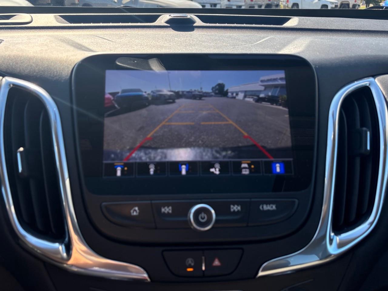 2022 Chevrolet Equinox LT Used 2022 5 Passenger AWD SUV with a Panoramic Sunroof, Adaptive Cruise Control, Power Liftgate, Heated Front Seats, Heated Steering Wheel and a 8 Diagonal Touchscreen Radio with Navigation, Apple Car Photo