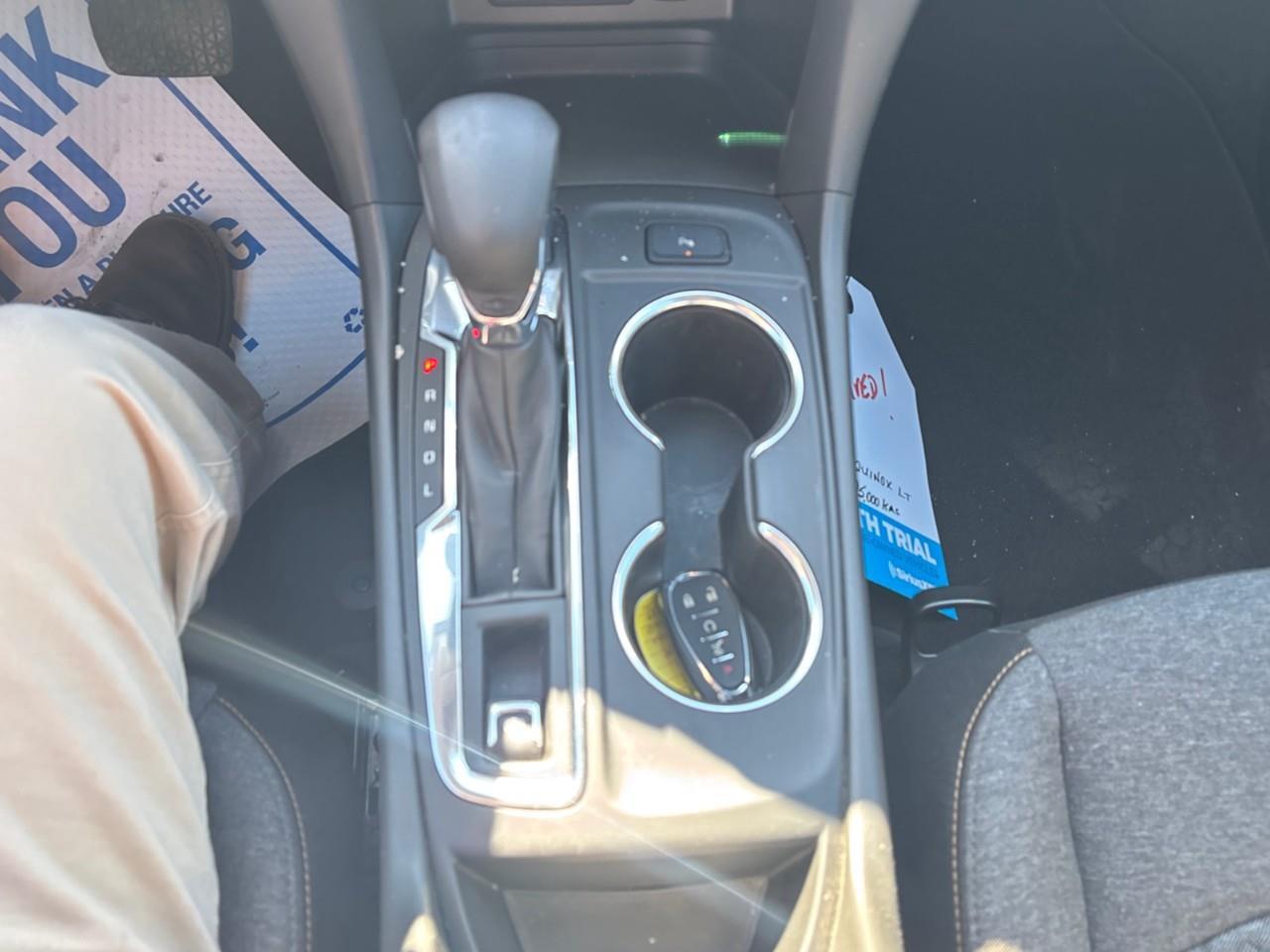 2022 Chevrolet Equinox LT Used 2022 5 Passenger AWD SUV with a Panoramic Sunroof, Adaptive Cruise Control, Power Liftgate, Heated Front Seats, Heated Steering Wheel and a 8 Diagonal Touchscreen Radio with Navigation, Apple Car Photo