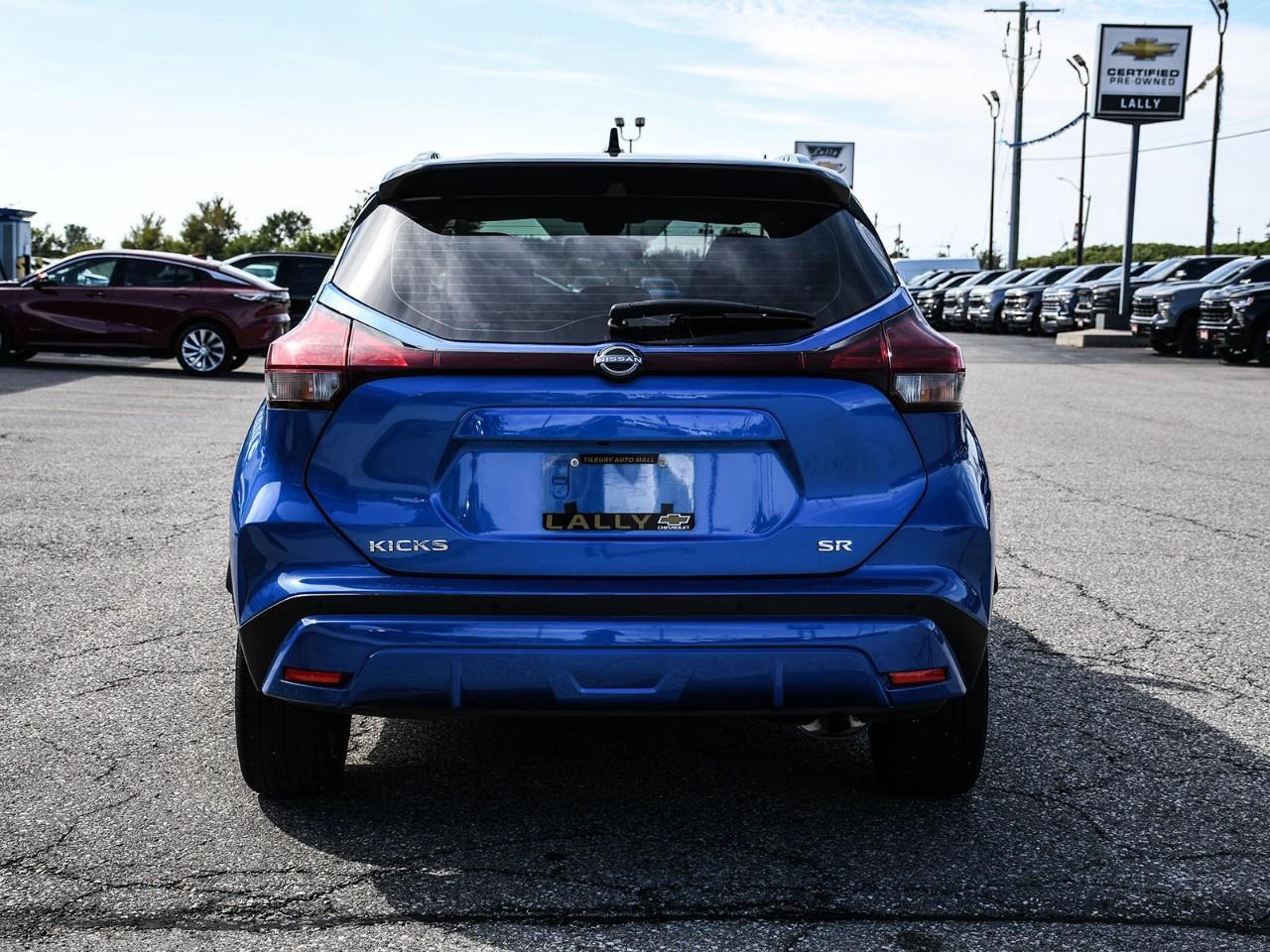 2022 Nissan Kicks SR Photo