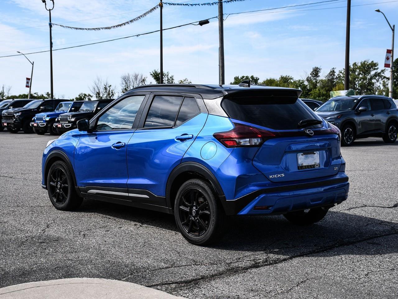 2022 Nissan Kicks SR Photo
