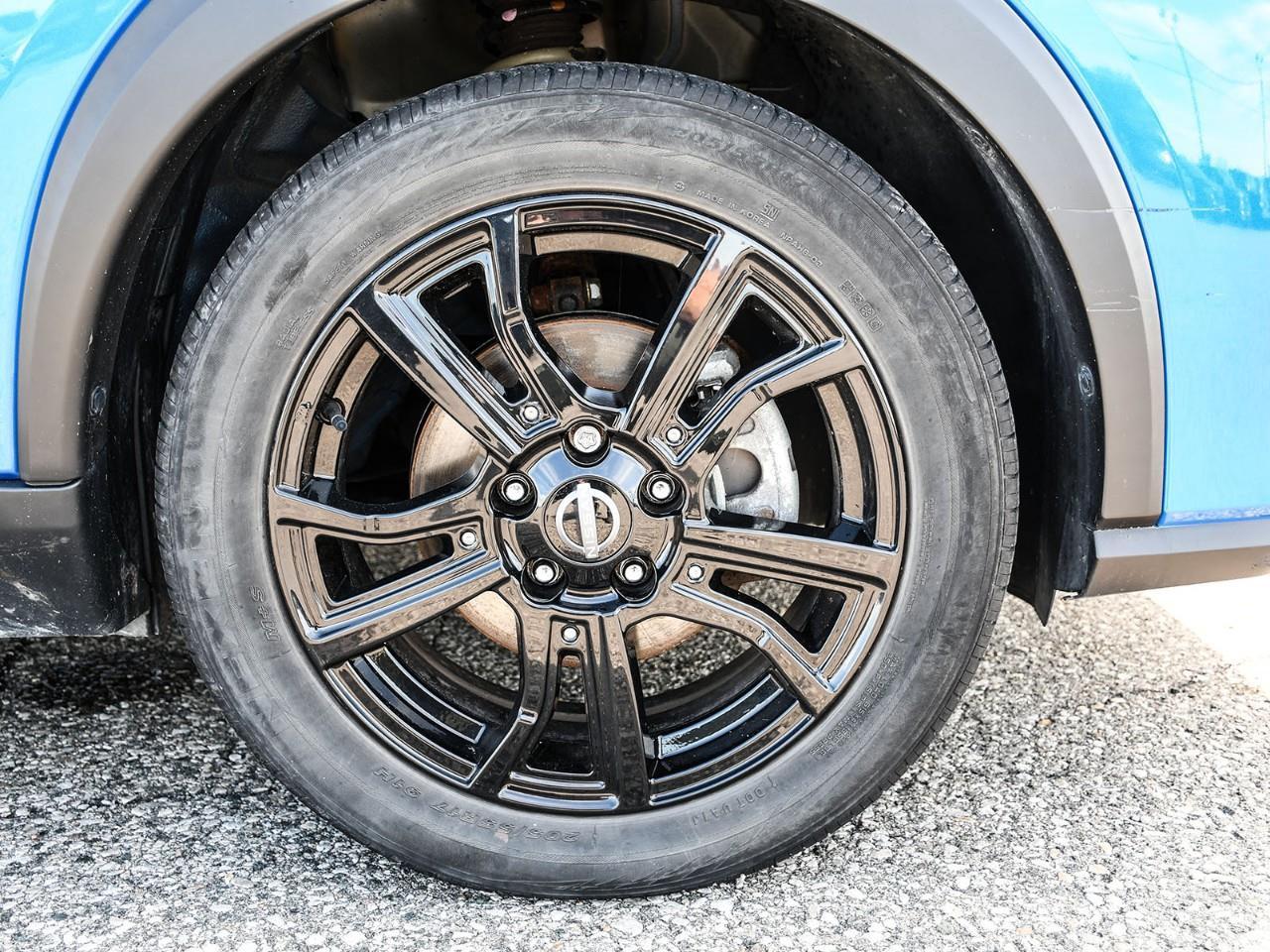 2022 Nissan Kicks SR Photo