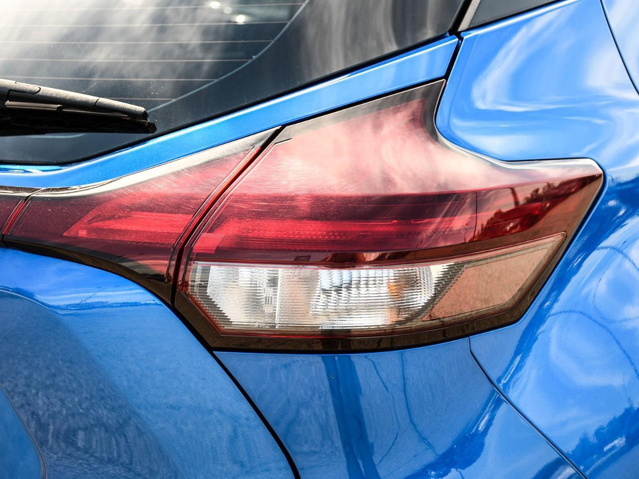 2022 Nissan Kicks SR Photo
