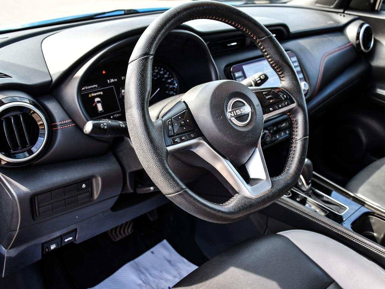 2022 Nissan Kicks SR Photo