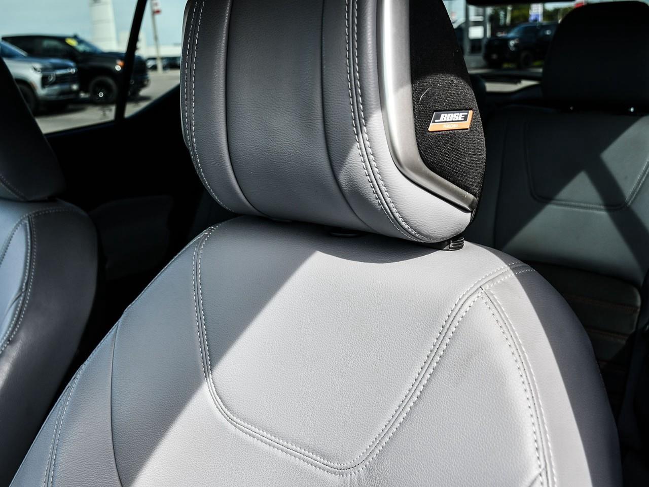 2022 Nissan Kicks SR Photo