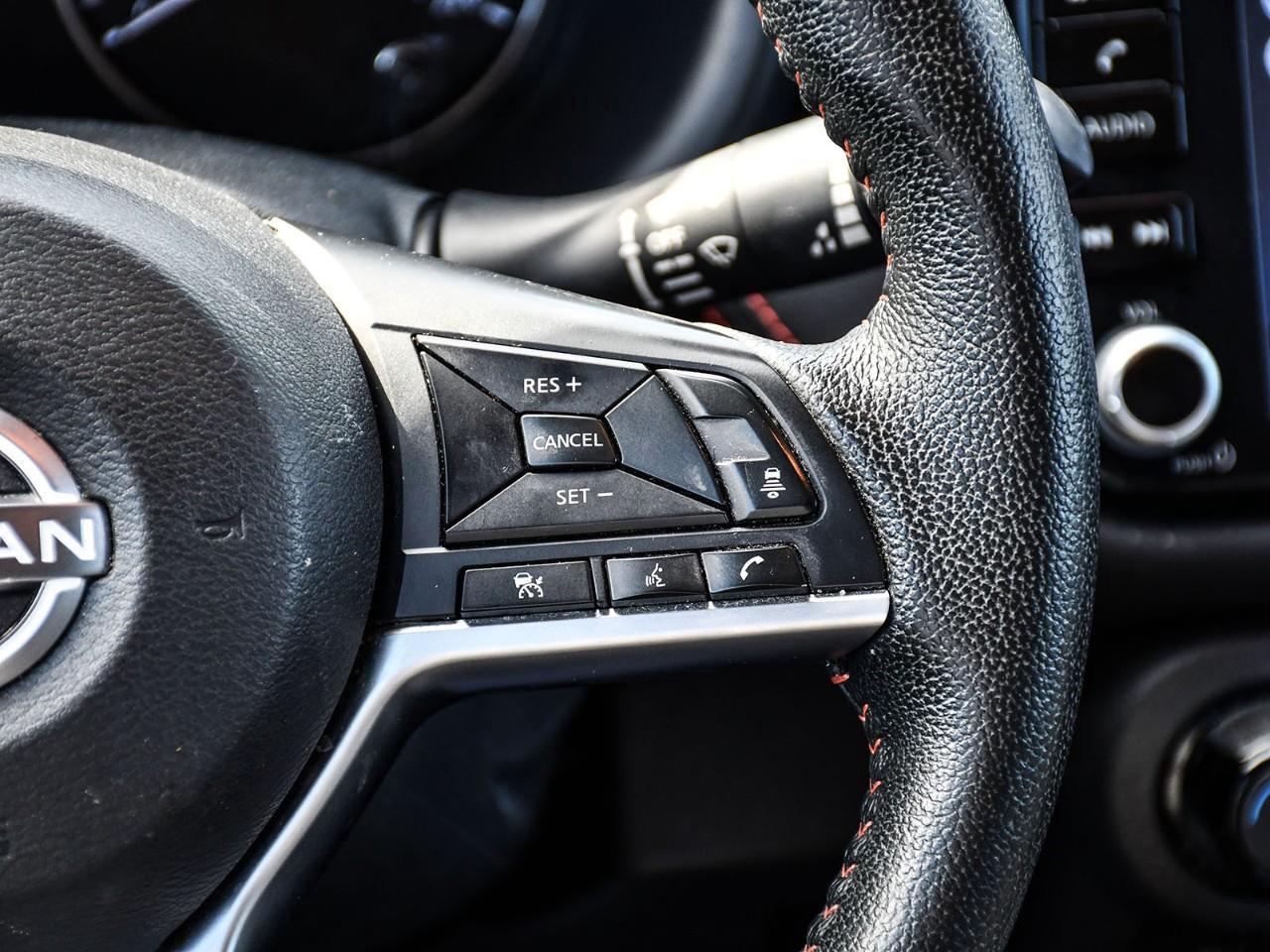 2022 Nissan Kicks SR Photo