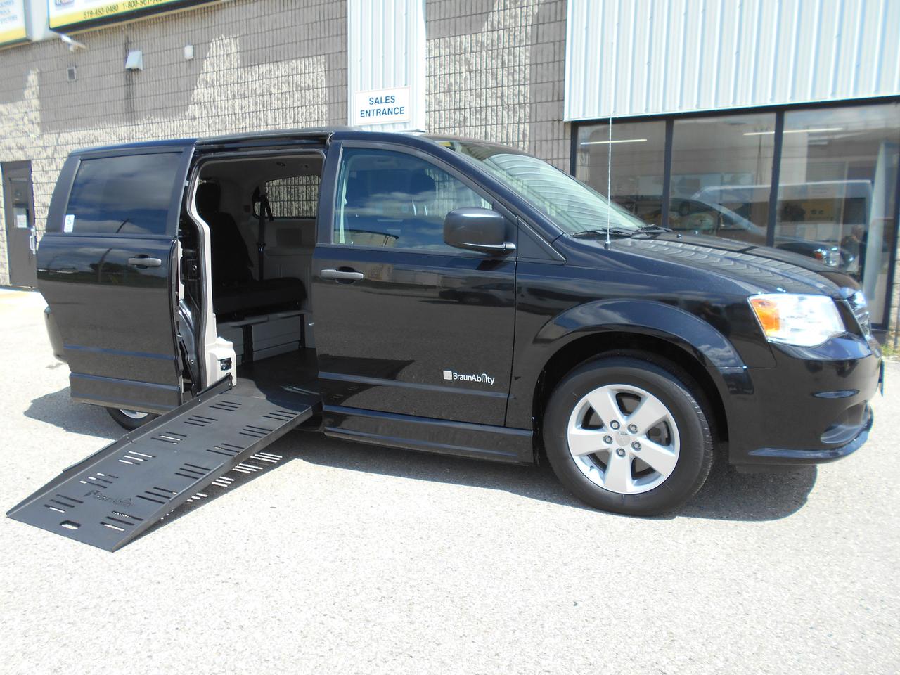 Used 2018 Dodge Grand Caravan SE Plus-Wheelchair Accessible Side Entry for sale in London, ON