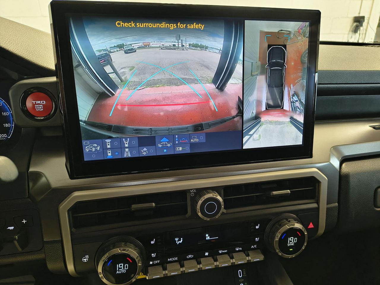 2024 Toyota Tacoma TRD Sport Photo0