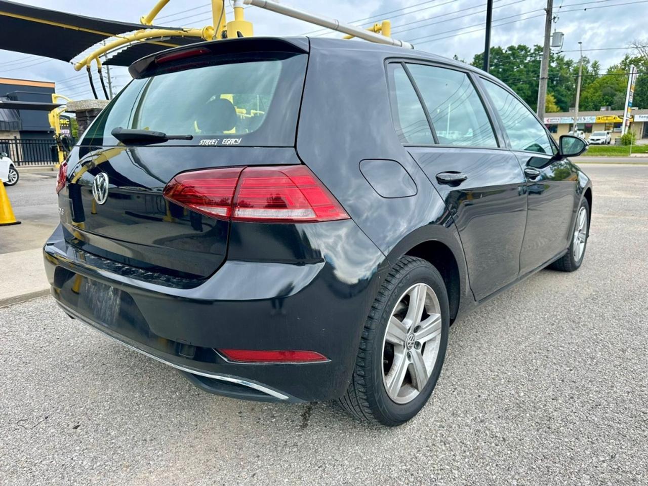 2021 Volkswagen Golf TSI Photo