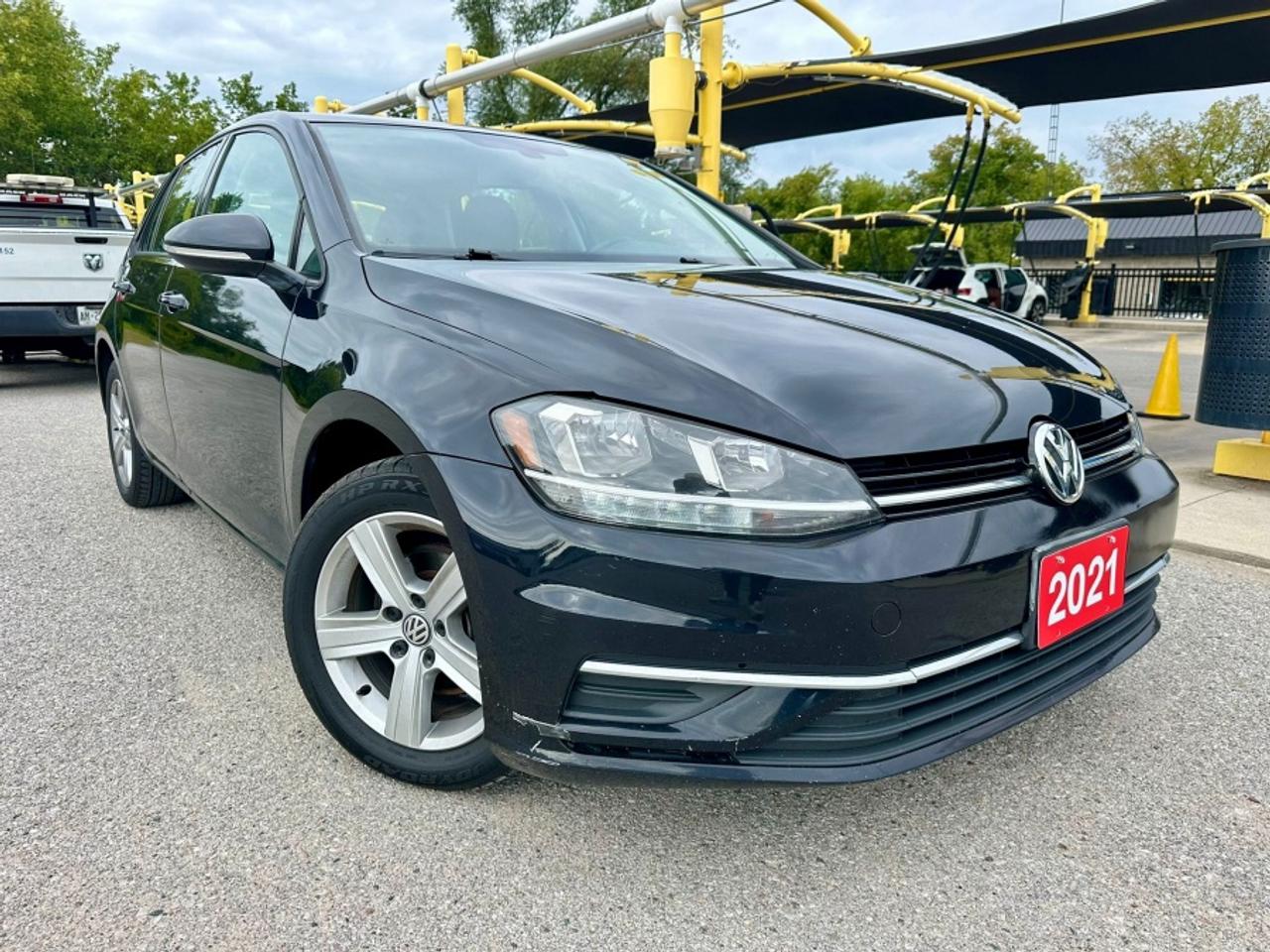 2021 Volkswagen Golf TSI Photo3