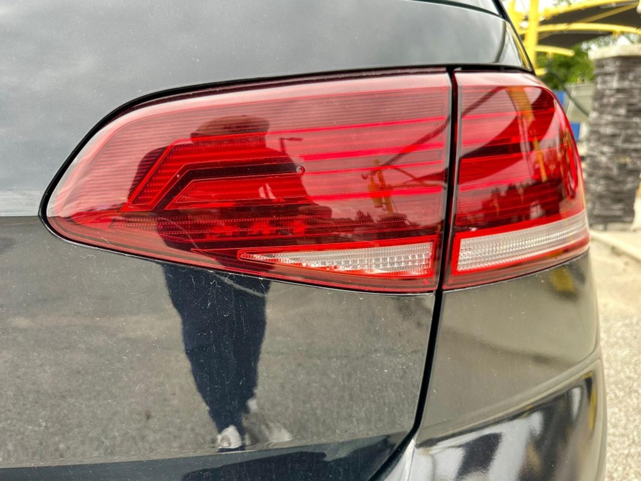 2021 Volkswagen Golf TSI Photo5